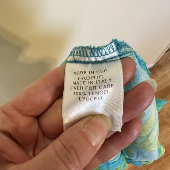 Democracy Womens Top Tropical Print Button Up Shirt USA Medium Hawaiian - Picture 3 of 7